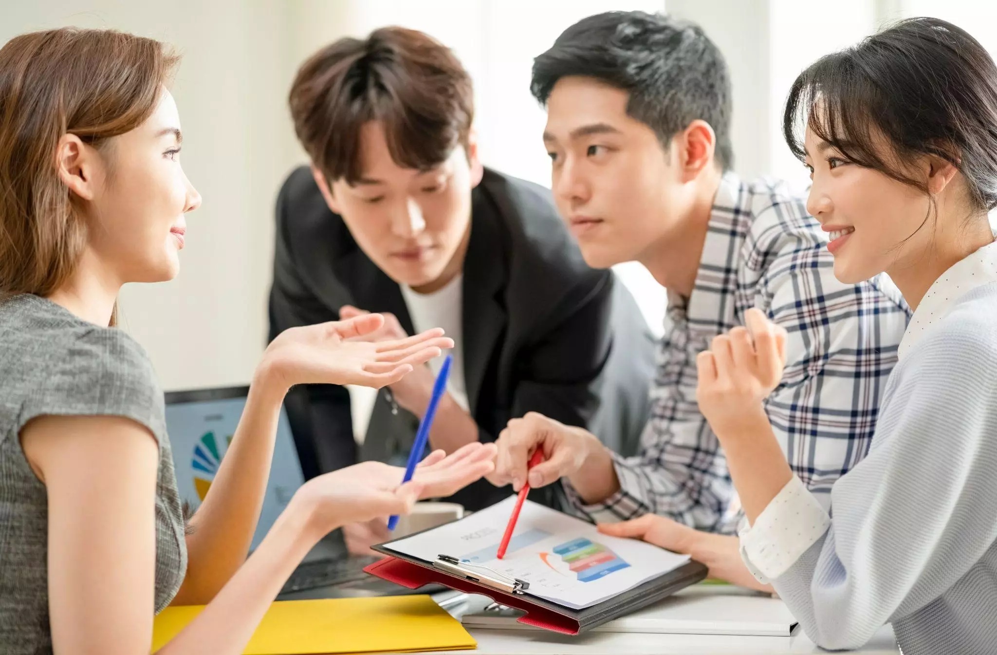 變色龍效應：被討厭是因不懂模仿？利用「變色龍效應」讓他人更快接受你