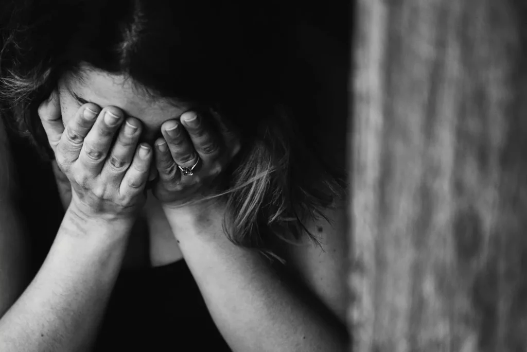 圖／成功焦慮症患者如果忽略正向思考，只是不斷認為自己很失敗，對現況於事無補。
